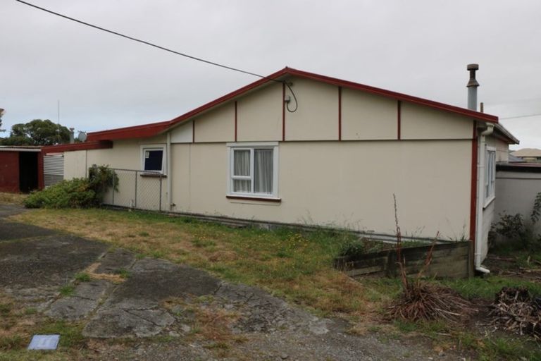 Photo of property in 1 Chaffey Street, Foxton Beach, Foxton, 4815