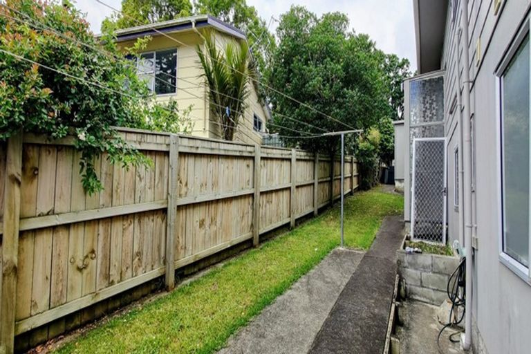 Photo of property in 156 Lynn Road, Bayview, Auckland, 0629