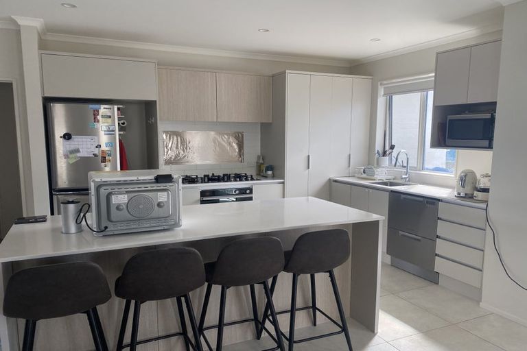 Photo of property in 21 Pepene Avenue, Takanini, 2112