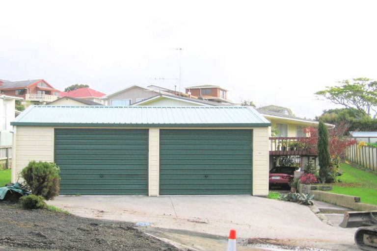 Photo of property in 9 Fairway Avenue, Red Beach, 0932