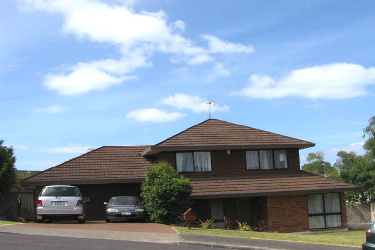 Photo of property in 7 Strabo Place, Windsor Park, Auckland, 0632
