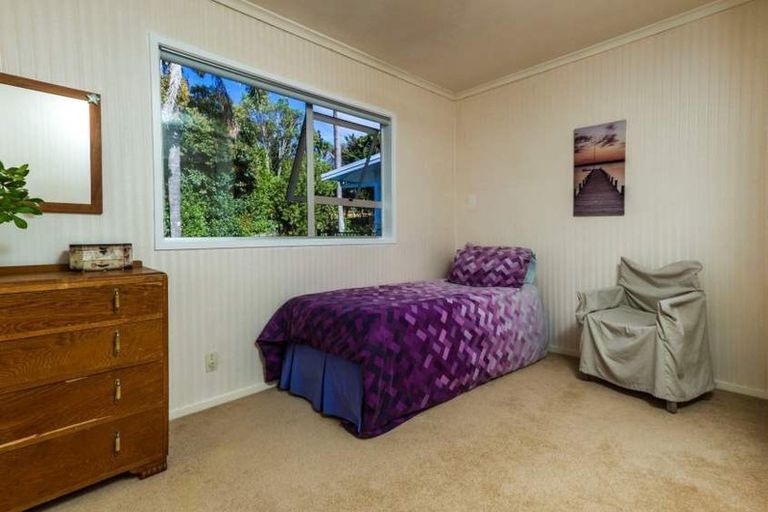 Photo of property in 17 Penning Road, Milford, Auckland, 0620