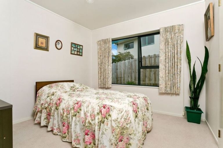 Photo of property in 14 Bluebird Crescent, Unsworth Heights, Auckland, 0632