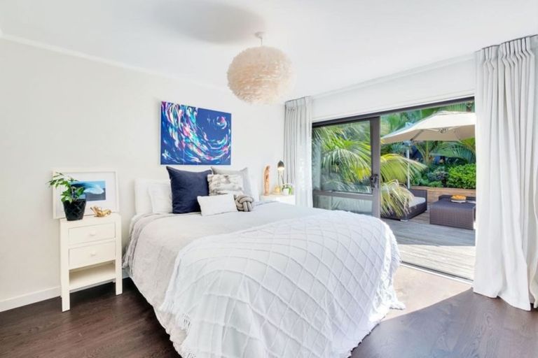 Photo of property in 1/8 Commodore Parry Road, Castor Bay, Auckland, 0620