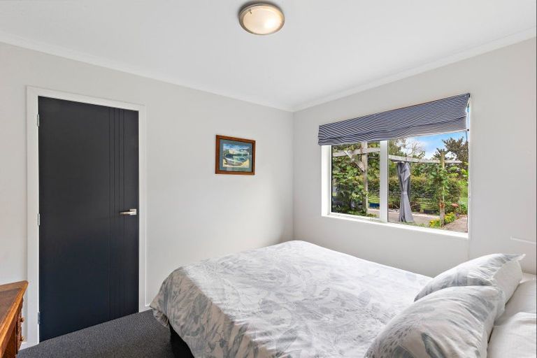 Photo of property in 1098 Queen Street East, Levin, 5571