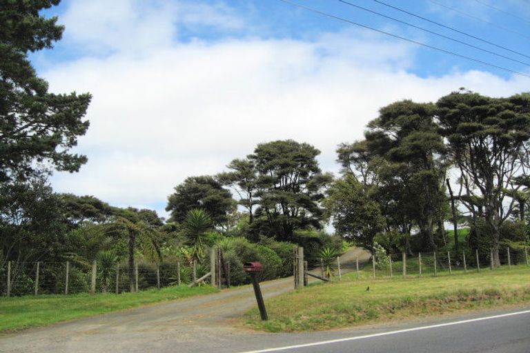 Photo of property in 46 Bethells Road, Waitakere, Henderson, 0782