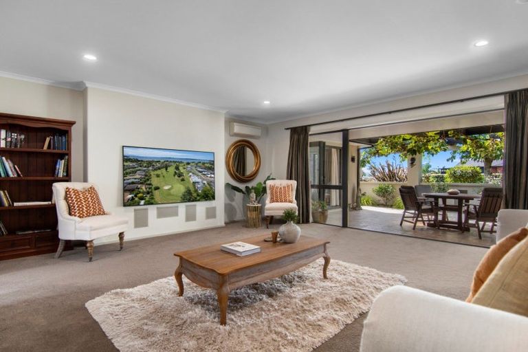 Photo of property in 14 Olive Close, Omokoroa, 3114