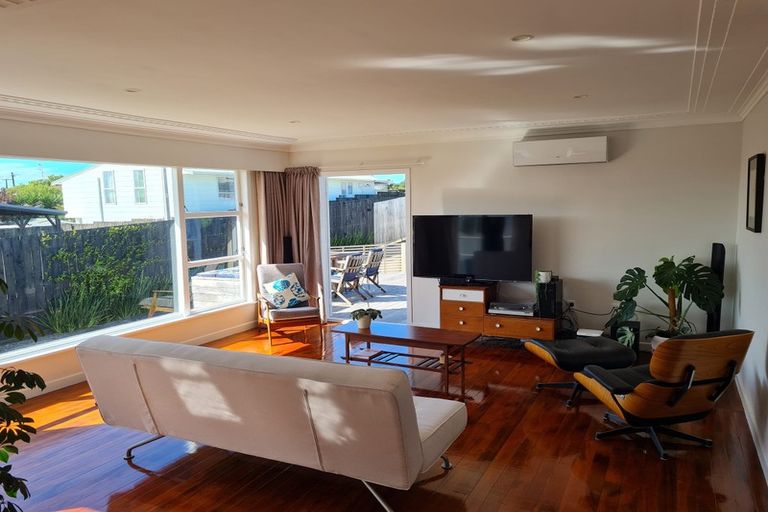 Photo of property in 286a Rangatira Road, Beach Haven, Auckland, 0626