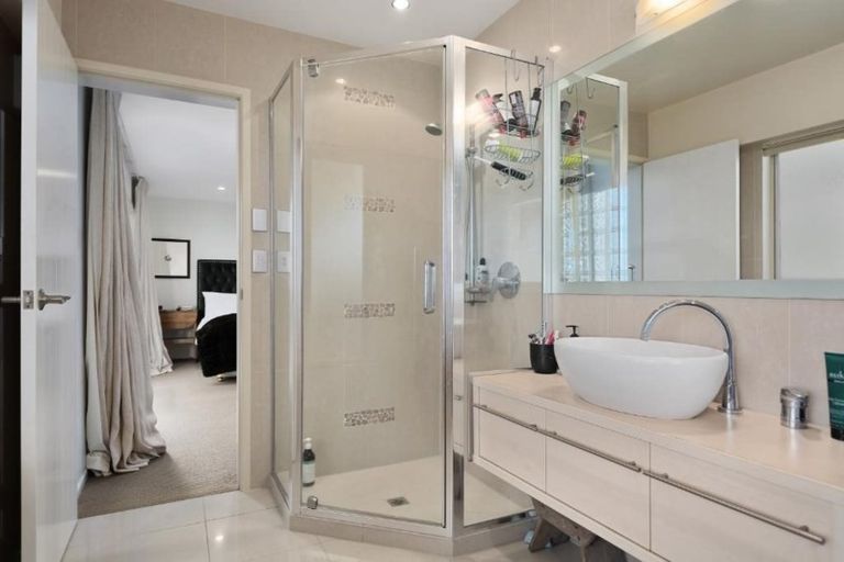 Photo of property in 189 Marine Parade, Mount Maunganui, 3116