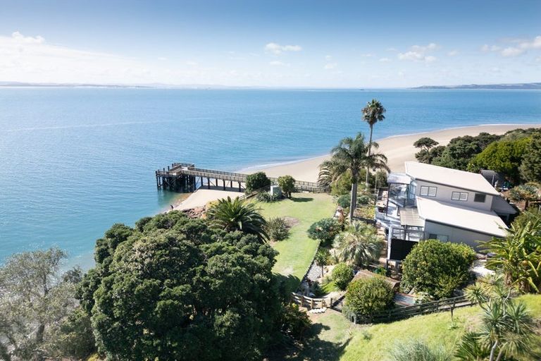 Photo of property in Signal Stn Road, Pouto, Te Kopuru, 0391