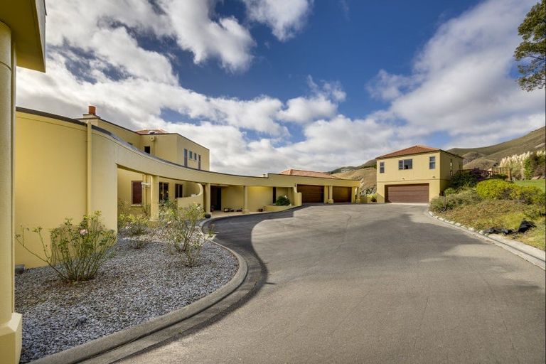 Photo of property in 245 Te Mata Peak Road, Havelock North, 4130