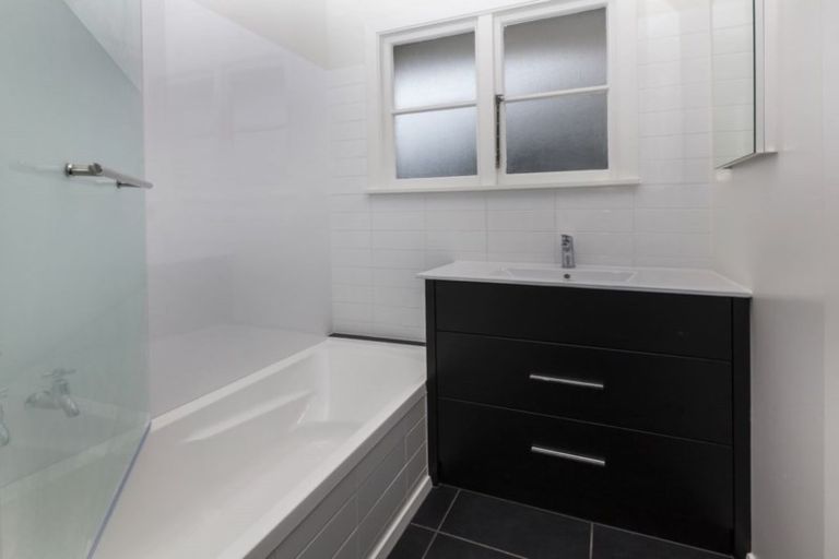 Photo of property in 6 Quebec Place, Wainoni, Christchurch, 8061