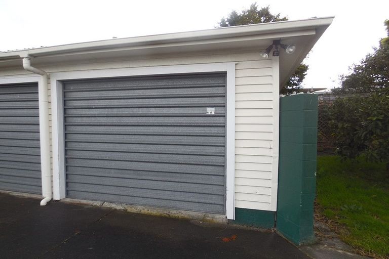 Photo of property in 1/20 Bridge Avenue, Te Atatu South, Auckland, 0610