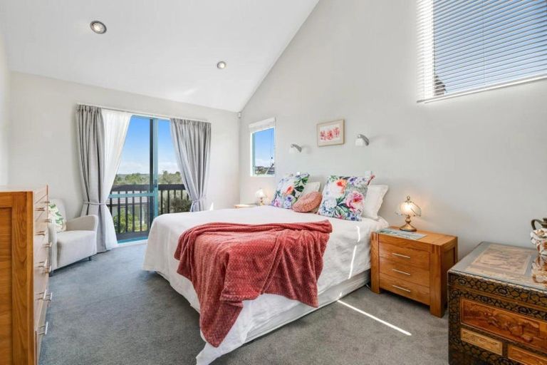 Photo of property in 12 Ascot Way, Orewa, 0931