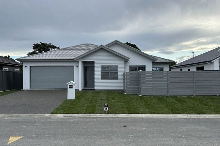 Photo of property in 17 George Yee Place, Taradale, Napier, 4112