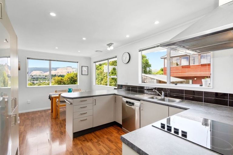 Photo of property in 58a Oriel Avenue, Tawa, Wellington, 5028