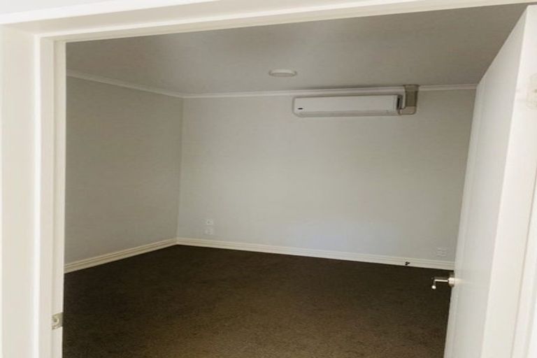 Photo of property in 82 Kyle Road, Greenhithe, Auckland, 0632