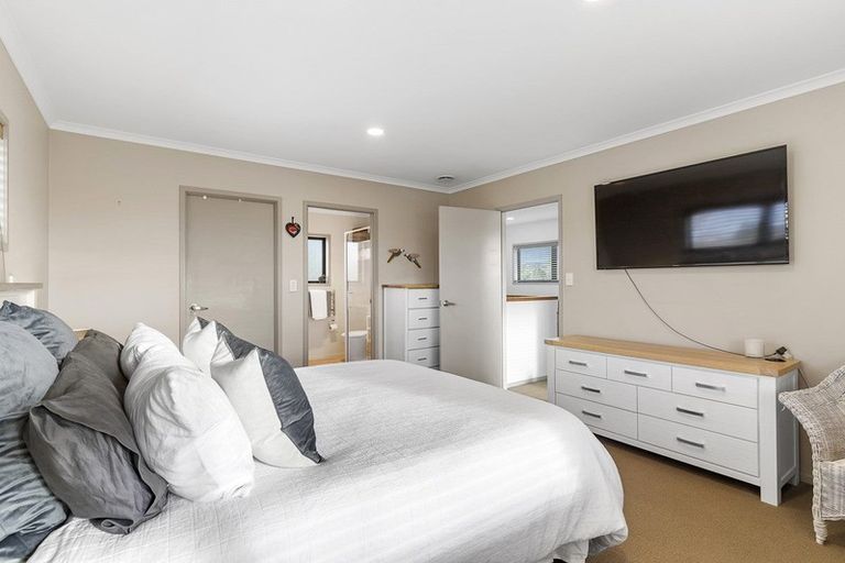 Photo of property in 25b Haven Grove, Papamoa Beach, Papamoa, 3118