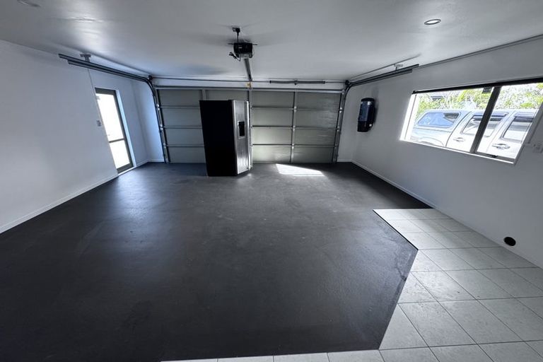 Photo of property in 28 Ballymore Drive, Pinehill, Auckland, 0632