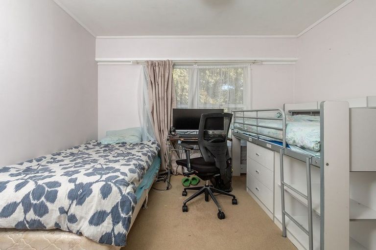 Photo of property in 2/20 Fraser Road, Narrow Neck, Auckland, 0624