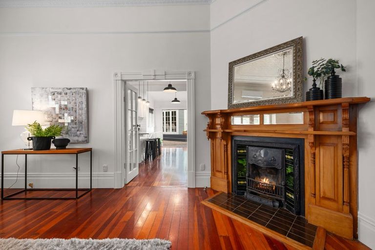 Photo of property in 58 Hinemoa Street, Birkenhead, Auckland, 0626