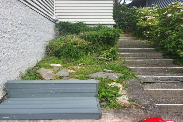 Photo of property in 18a Travancore Street, Island Bay, Wellington, 6023