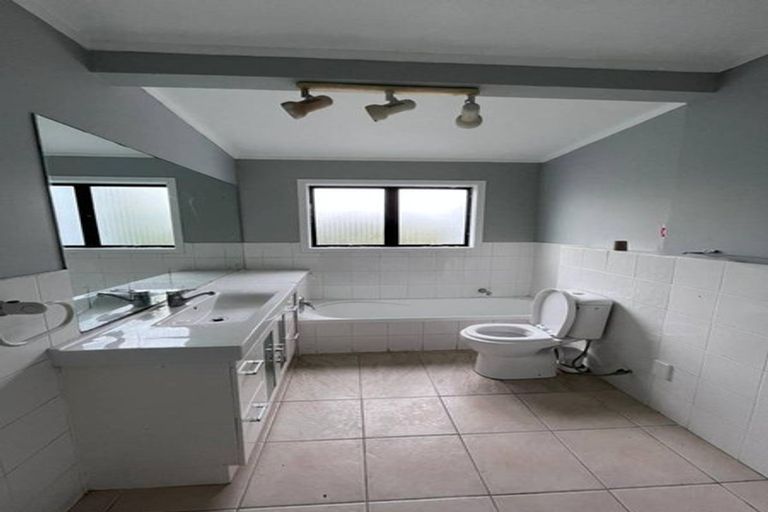 Photo of property in 19 Claude Road, Hillpark, Auckland, 2102