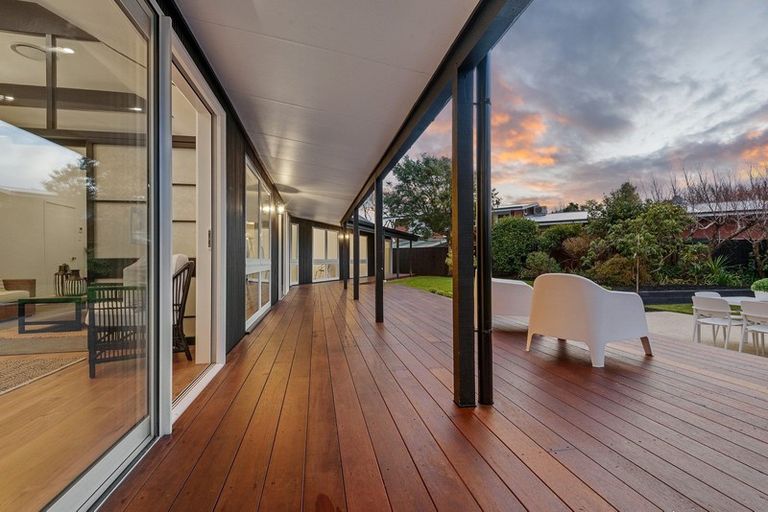 Photo of property in 22 Tuirau Place, Ilam, Christchurch, 8041