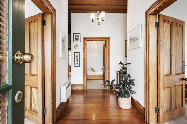 Photo of property in 58 Totara Road, Miramar, Wellington, 6022