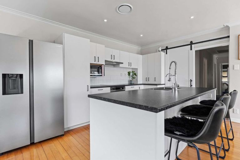 Photo of property in 10 Coronation Avenue, Pukekohe, 2120