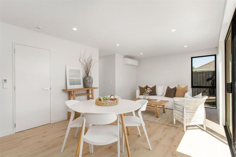 Photo of property in 2/51 Maxwell Street, Riccarton, Christchurch, 8041