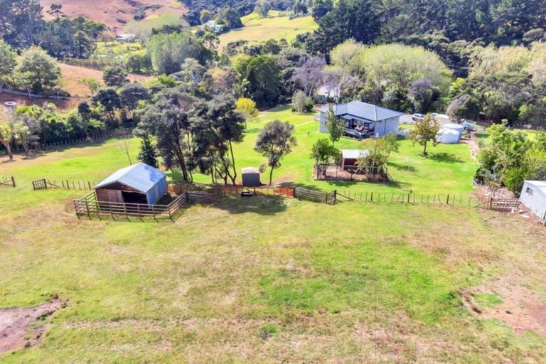 Photo of property in 6 Fletcher Road, Waimauku, 0881