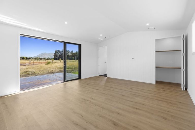 Photo of property in 37 Gillespie Street, Lake Hawea, 9382