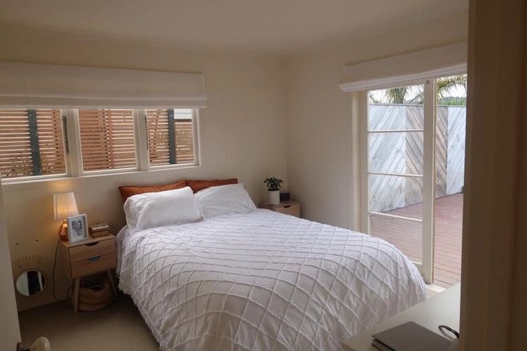 Photo of property in 42a Hammond Avenue, Hatfields Beach, Orewa, 0931