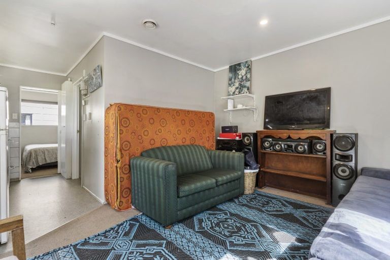 Photo of property in 17 Oakmont Place, Wattle Downs, Auckland, 2103