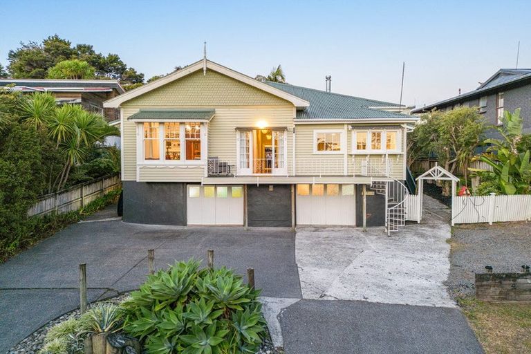 Photo of property in 9 Remu Place, Greenhithe, Auckland, 0632