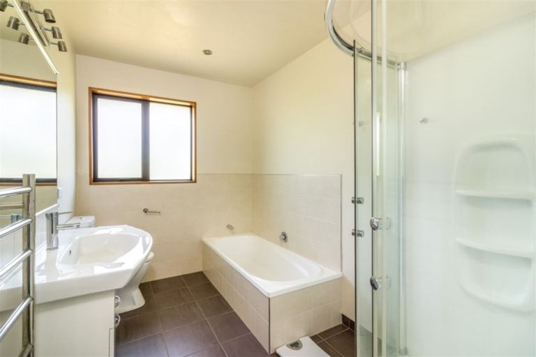 Photo of property in 49b Memorial Avenue, Ilam, Christchurch, 8053