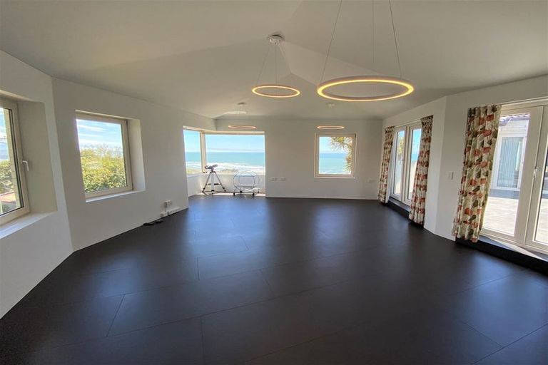 Photo of property in 21 Tuawera Terrace, Clifton, Christchurch, 8081