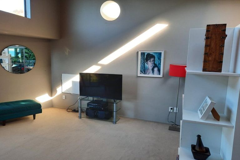 Photo of property in 16/2 Onslow Road, Khandallah, Wellington, 6035