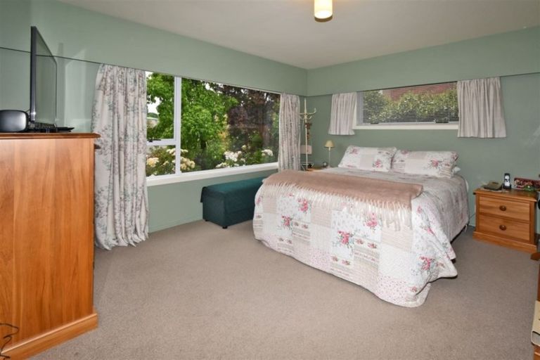 Photo of property in 17 Bencard Place, Hoon Hay, Christchurch, 8025