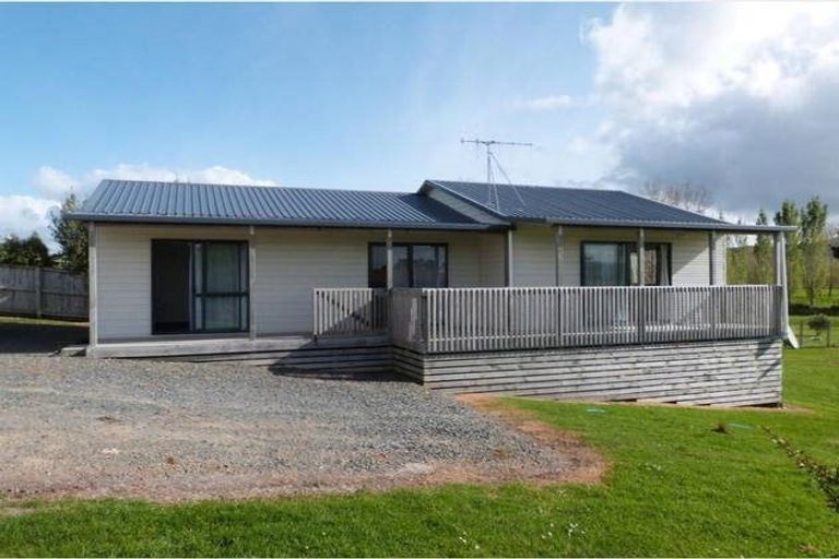 Photo of property in 19 Marsden Point Road, Ruakaka, 0116