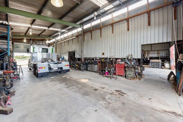 Photo of property in 240 Sutton Road, Drury, 2113