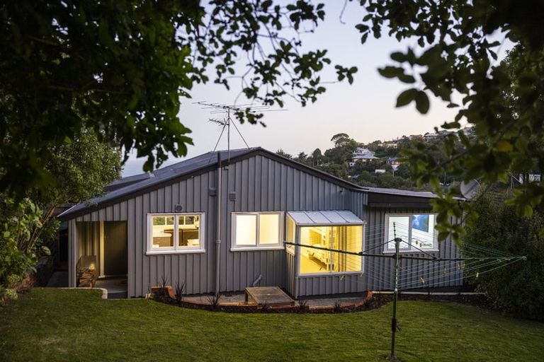 Photo of property in 24 Seaview Terrace, Kew, Dunedin, 9012