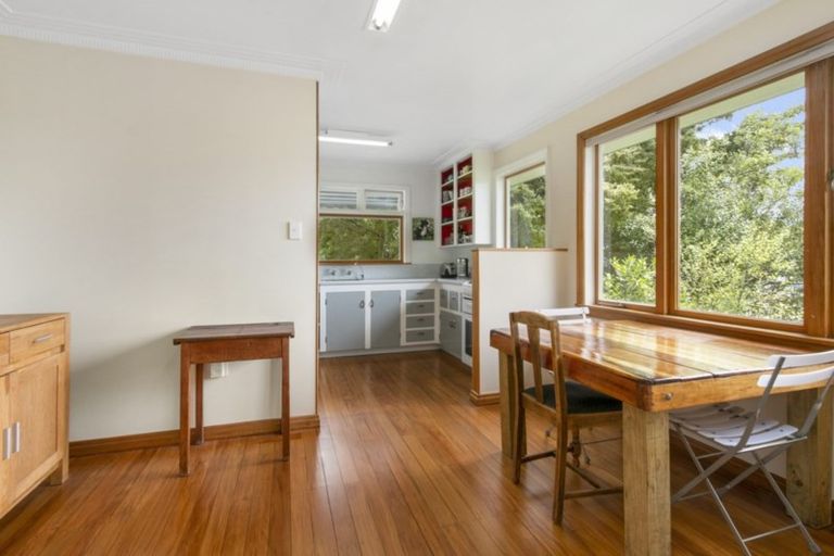 Photo of property in 32 Woodward Avenue, Mangere Bridge, Auckland, 2022