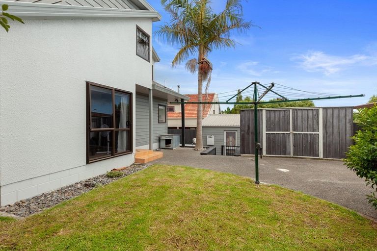 Photo of property in 3 Waikare Place, Welcome Bay, Tauranga, 3112