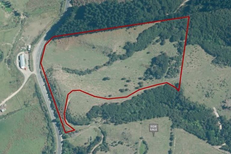 Photo of property in 1331a Coast Road, Wainuiomata Coast, Wainuiomata, 5373