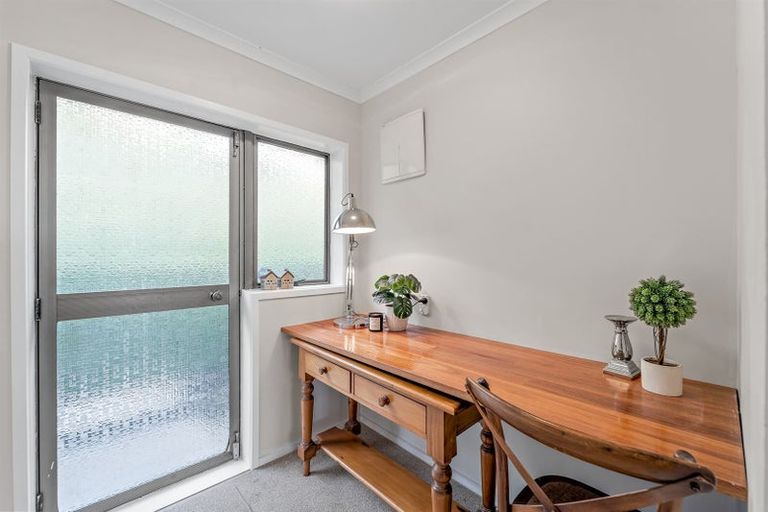 Photo of property in 1/31 Cliff Road, Torbay, Auckland, 0630