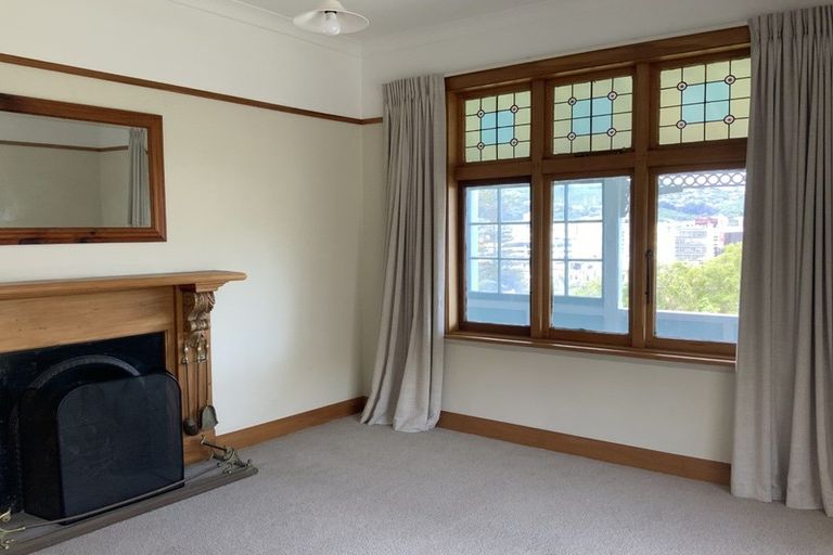 Photo of property in 4 Batham Drive, Mount Victoria, Wellington, 6011