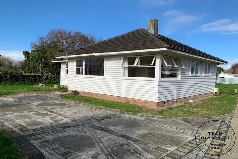 Photo of property in 73 Raglan Street, Mangere East, Auckland, 2024