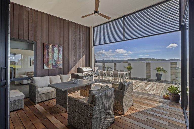 Photo of property in 11 Awatea Drive, Whitianga, 3510